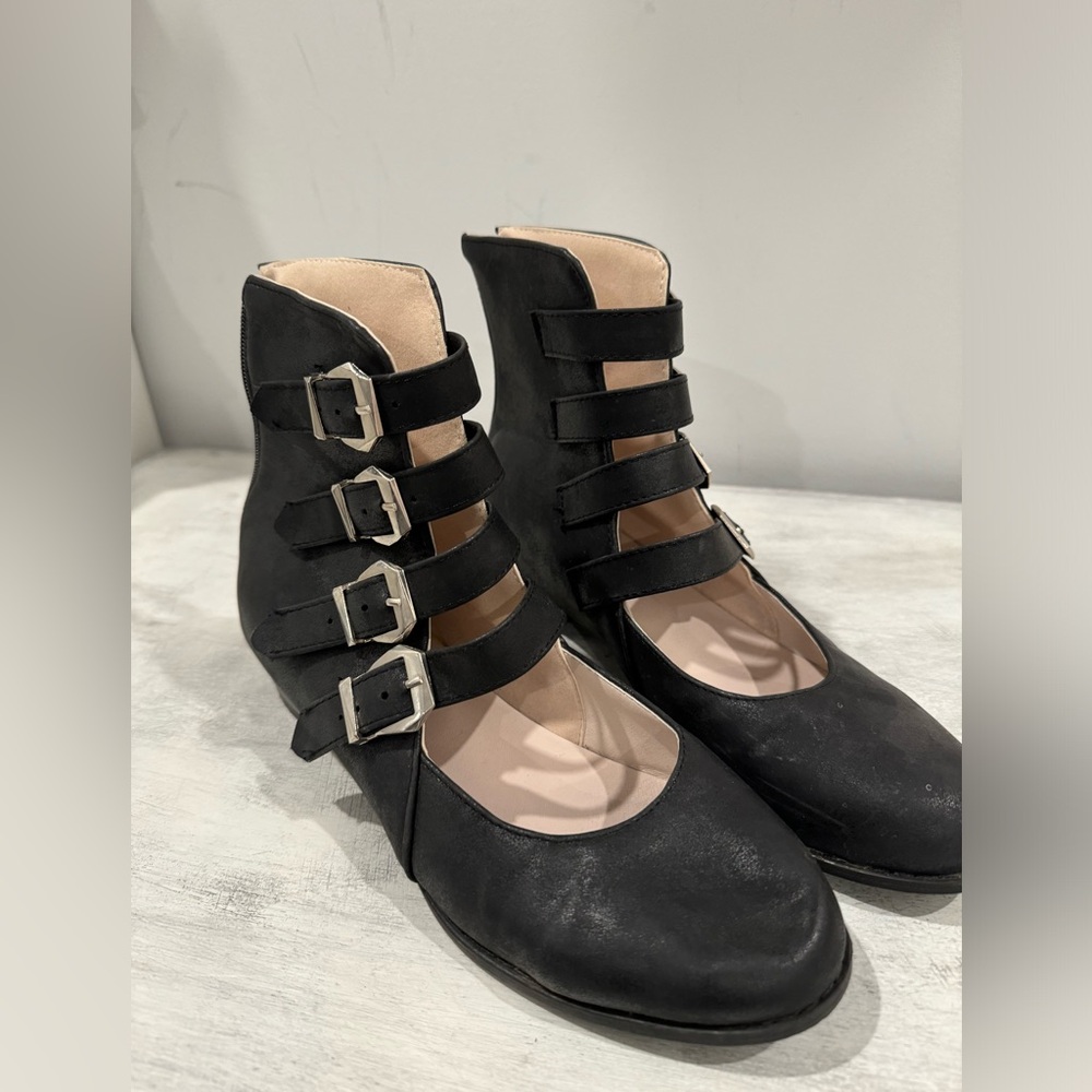 Retro witch boots.